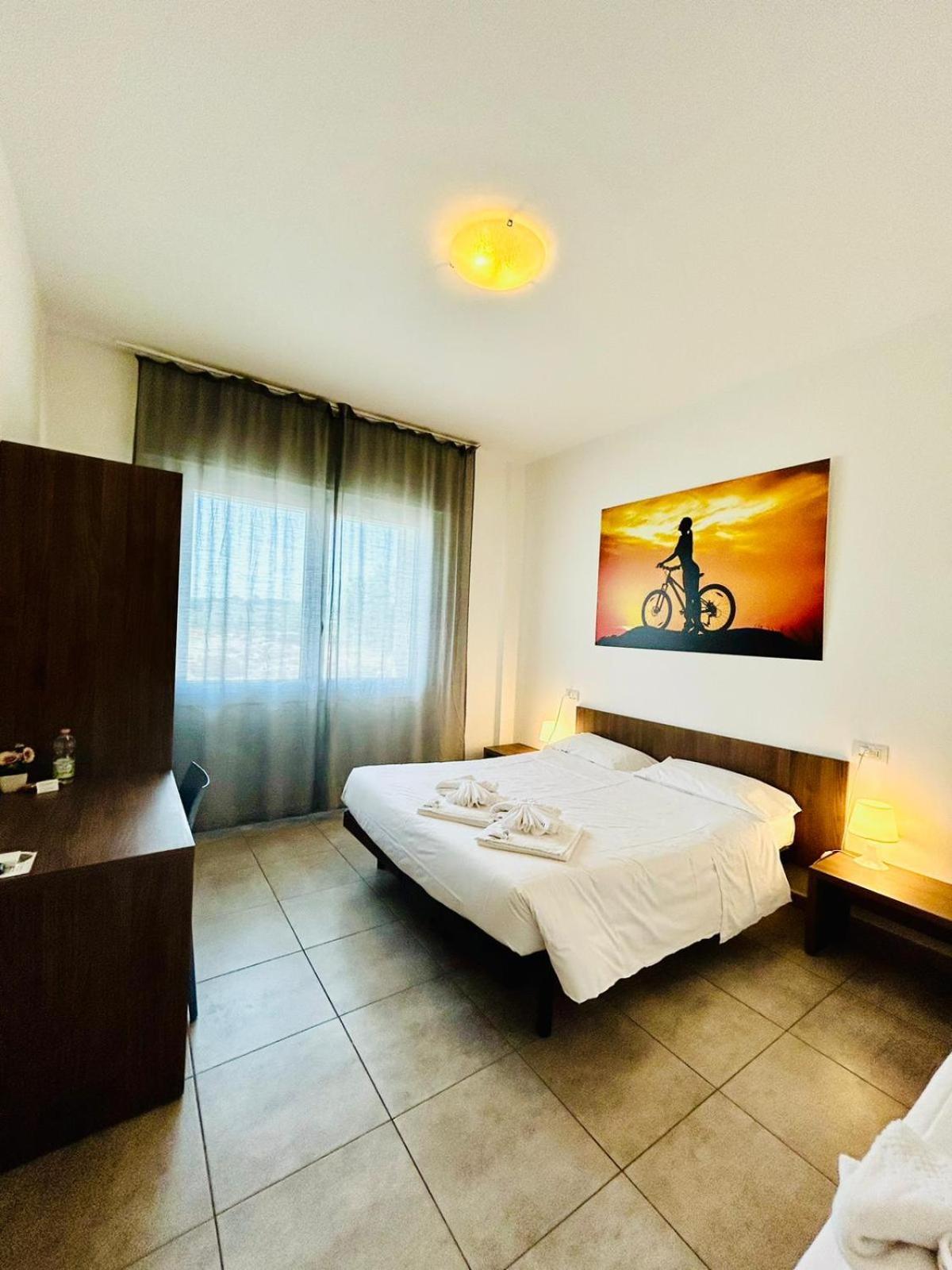 Hotel Bed & Bike Чезена Экстерьер фото